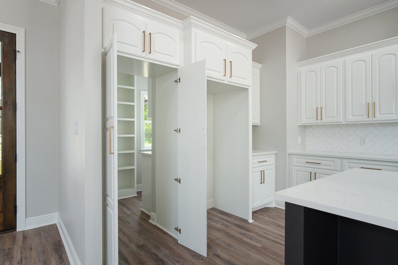 Architectural House Design - Photo 10 for Ranch House Plan #430-296 - 4 bed, 2 bath