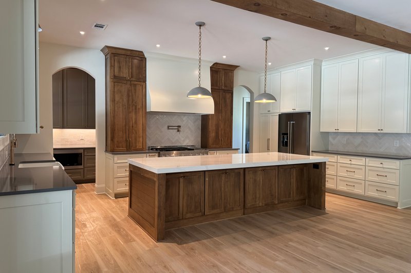 House Design - Interior - Kitchen for Farmhouse House Plan #437-137 - 4 bed, 5.5 bath