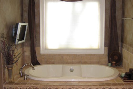 Photo 9 for European House Plan #437-6 - 4 bed, 4.5 bath