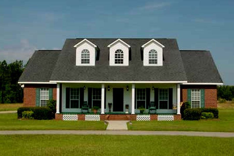 Traditional Style House Plan - 3 Beds 2.5 Baths 1785 Sq/Ft Plan #44-103