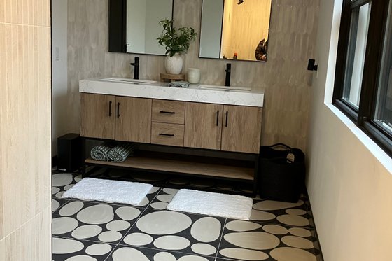 Interior - Master Bathroom 1 for Cabin House Plan #932-250 - 4 bed, 3 bath