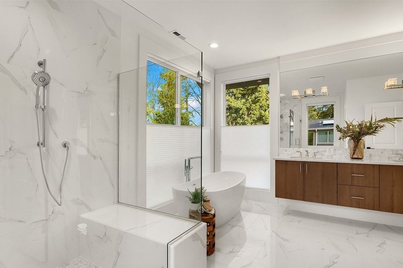 Home Plan - Interior - Master Bathroom 2 for Traditional House Plan #1066-219 - 5 bed, 4.5 bath