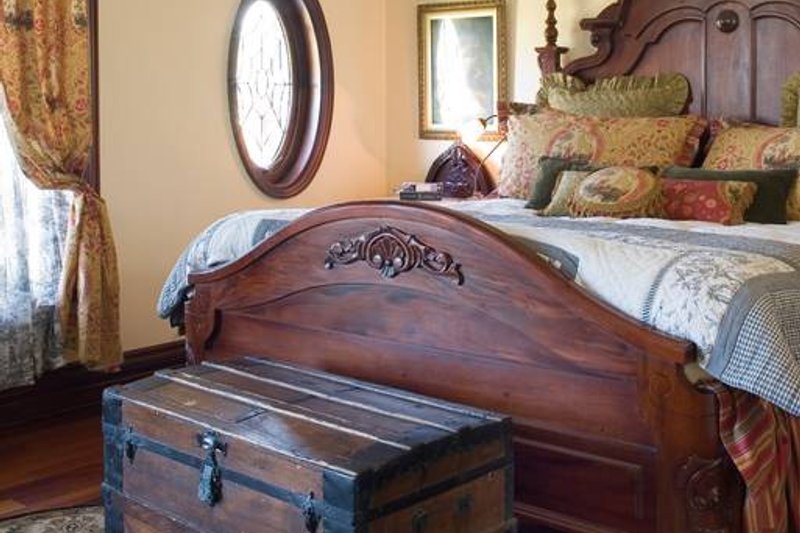 Dream House Plan - Photo 4 for Colonial House Plan #48-151 - 6 bed, 5 bath