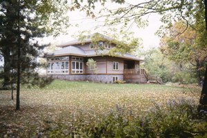 Photo 9 for Prairie House Plan #454-8 - 4 bed, 3 bath