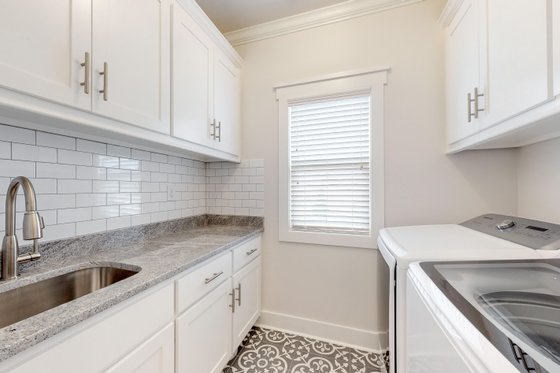 Photo 12 for Farmhouse House Plan #927-992 - 5 bed, 4 bath