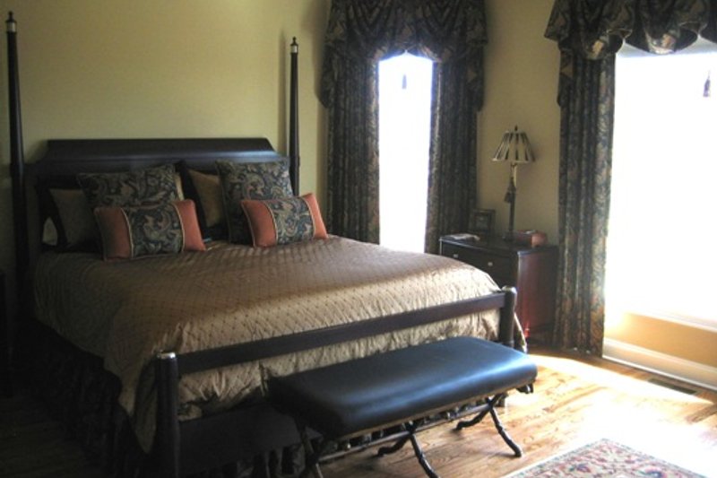 Dream House Plan - Photo 4 for Traditional House Plan #437-53 - 4 bed, 3 bath