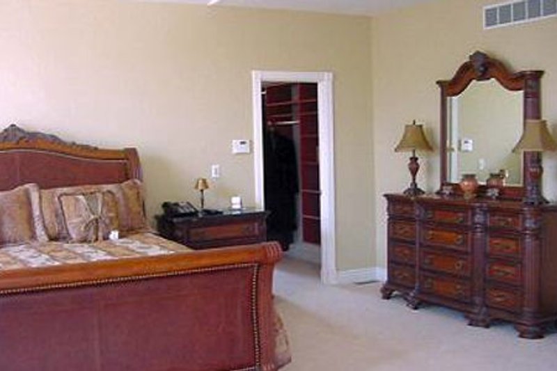 Architectural House Design - Photo 6 for Traditional House Plan #70-555 - 4 bed, 5.5 bath