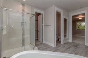 Interior - Master Bathroom for Contemporary House Plan #569-36 - 4 bed, 3.5 bath