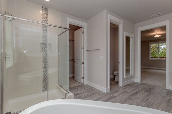 Interior - Master Bathroom for Contemporary House Plan #569-36 - 4 bed, 3.5 bath
