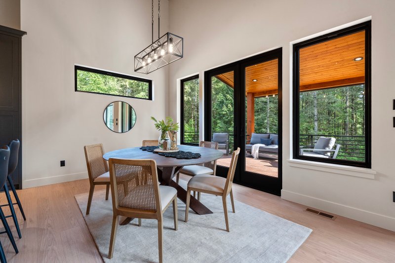 Dream House Plan - Interior - Dining Room for Contemporary House Plan #1070-215 - 3 bed, 3 bath