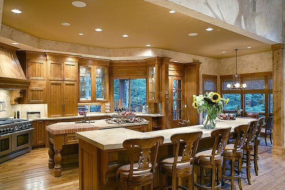 Large gourmet Kitchen with eating bar