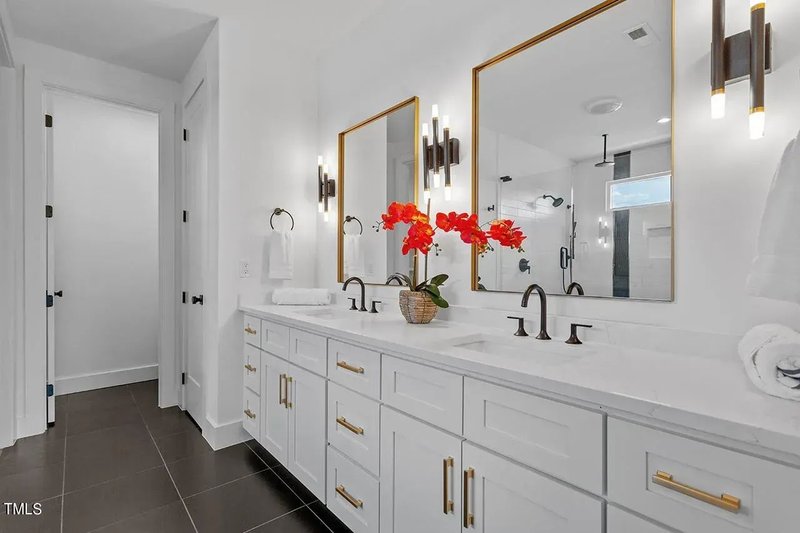 Architectural House Design - Interior - Master Bathroom 1 for Contemporary House Plan #1128-1 - 4 bed, 4.5 bath