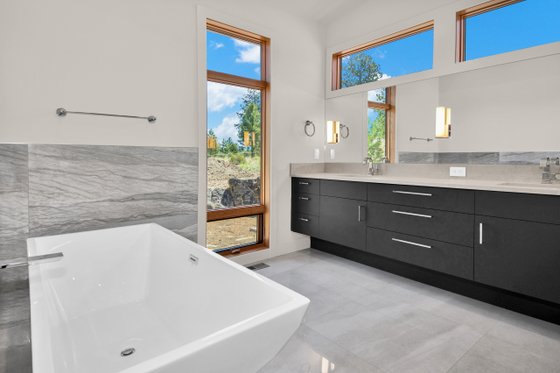 Interior - Master Bathroom for Modern House Plan #892-45 - 4 bed, 4.5 bath