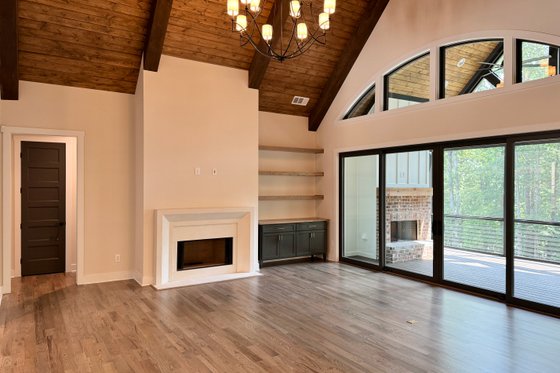 Interior - Family Room for Craftsman House Plan #437-138 - 4 bed, 4.5 bath