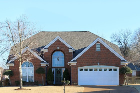 2500 square foot traditional home