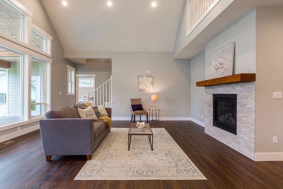 Photo 6 for Craftsman House Plan #1070-29 - 4 bed, 2.5 bath