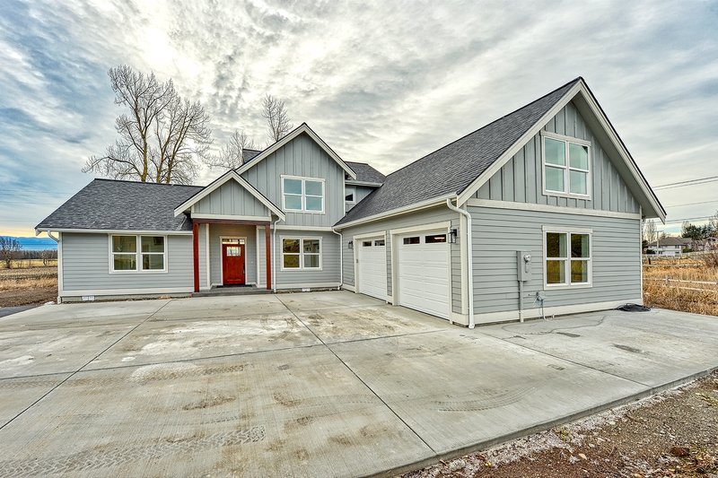 Architectural House Design - Country Photo Plan #1070-266