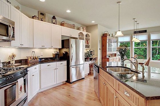 Photo 9 for Craftsman House Plan #132-101 - 2 bed, 2 bath