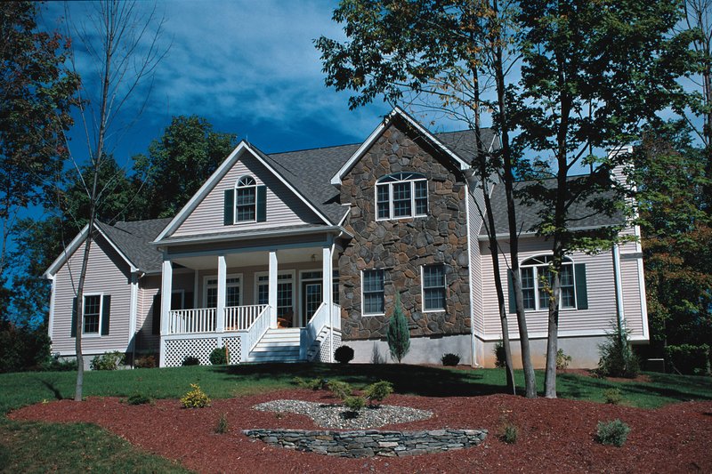 Dream House Plan - Farmhouse Exterior - Front Elevation Plan #20-253