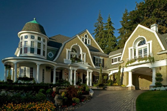 Photo 3 for Traditional House Plan #132-216 - 4 bed, 6 bath