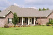 Traditional Style House Plan - 3 Beds 2 Baths 1638 Sq/Ft Plan #21-110 