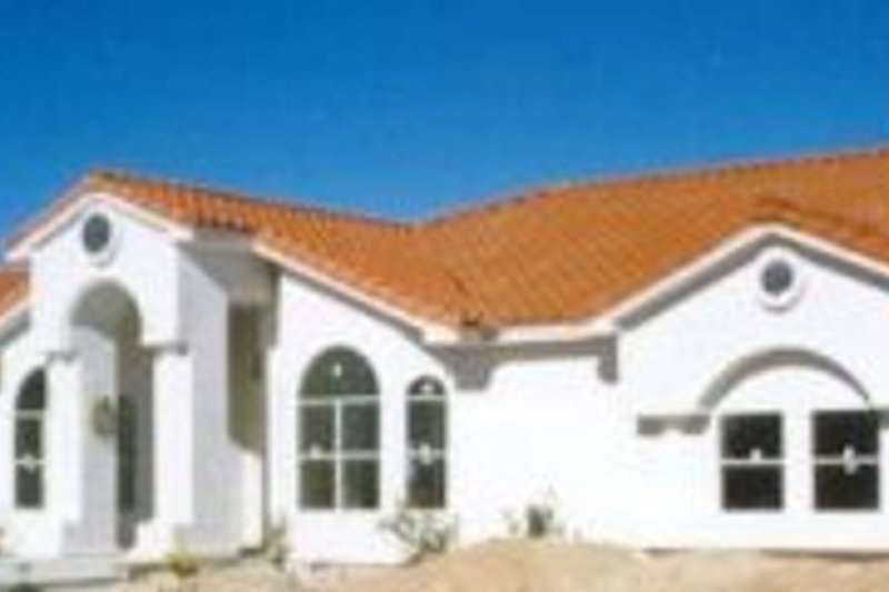 Adobe / Southwestern Style House Plan - 4 Beds 3 Baths 3575 Sq/Ft Plan #1-855