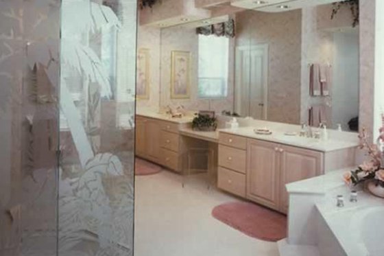 Interior - Master Bathroom for Mediterranean House Plan #930-40 - 3 bed, 3.5 bath
