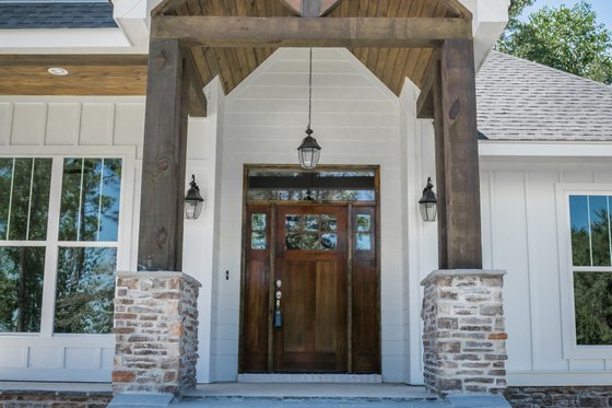 Exterior - Covered Porch for Craftsman House Plan #430-157 - 3 bed, 2 bath