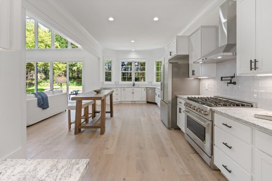 Photo 9 for European House Plan #929-884 - 4 bed, 3 bath