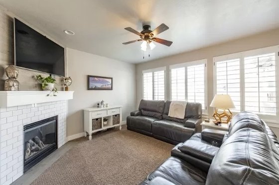 Interior - Family Room 5 for Traditional House Plan #1060-4 - 3 bed, 2.5 bath