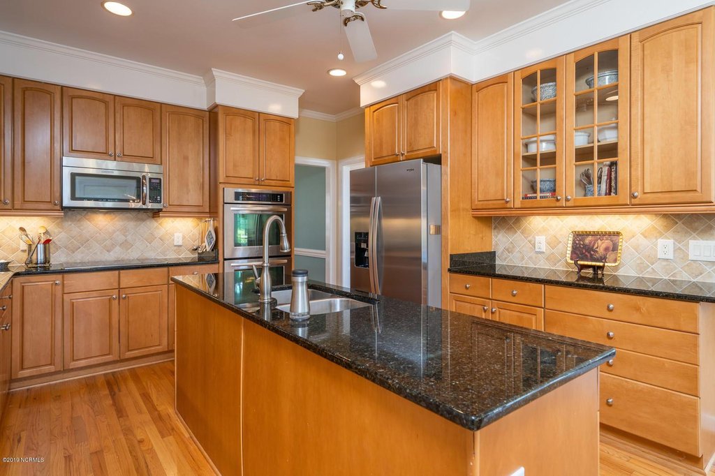 Photo 10 for Southern House Plan #137-246 - 4 bed, 3 bath