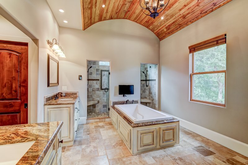 Home Plan - Interior - Master Bathroom for Craftsman House Plan #54-491 - 5 bed, 4.5 bath