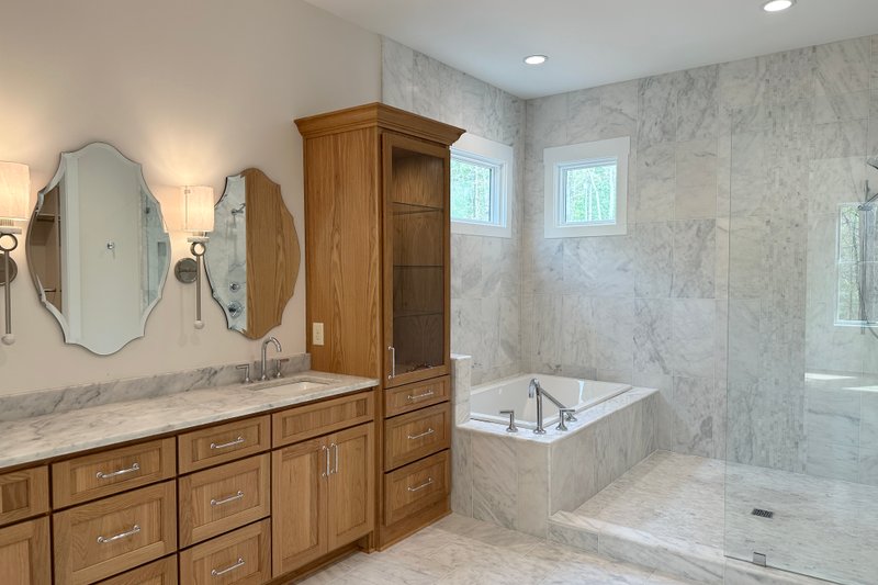 Dream House Plan - Interior - Master Bathroom for Craftsman House Plan #437-140 - 4 bed, 5.5 bath
