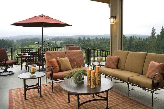 Covered patio - 5100 Square foot Craftsman home