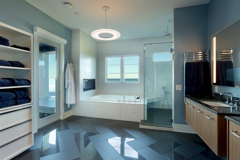 Home Plan - Interior - Master Bathroom for Contemporary House Plan #928-379 - 4 bed, 4.5 bath