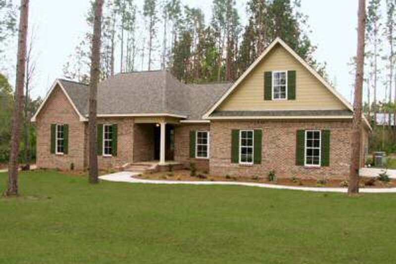Traditional Style House Plan - 4 Beds 2.5 Baths 2202 Sq/Ft Plan #21-217
