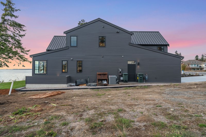 House Design - Photo 9 for Contemporary House Plan #1070-193 - 4 bed, 3.5 bath