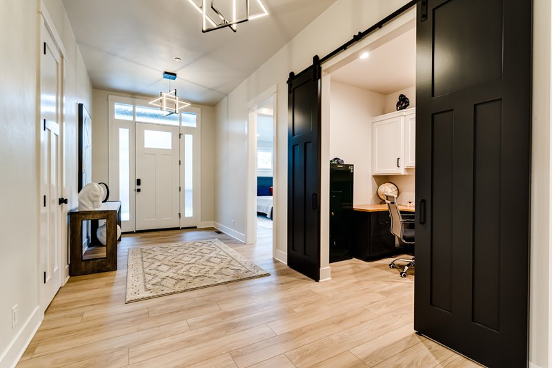 Home Plan - Interior - Entry 2 for Craftsman House Plan #124-1256 - 2 bed, 2 bath