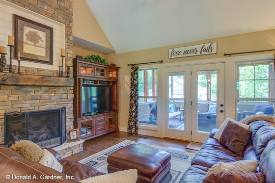 Interior - Family Room for Craftsman House Plan #929-307 - 3 bed, 2 bath