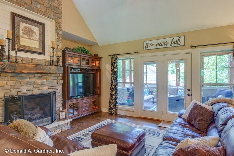 Home Plan - Interior - Family Room for Craftsman House Plan #929-307 - 3 bed, 2 bath