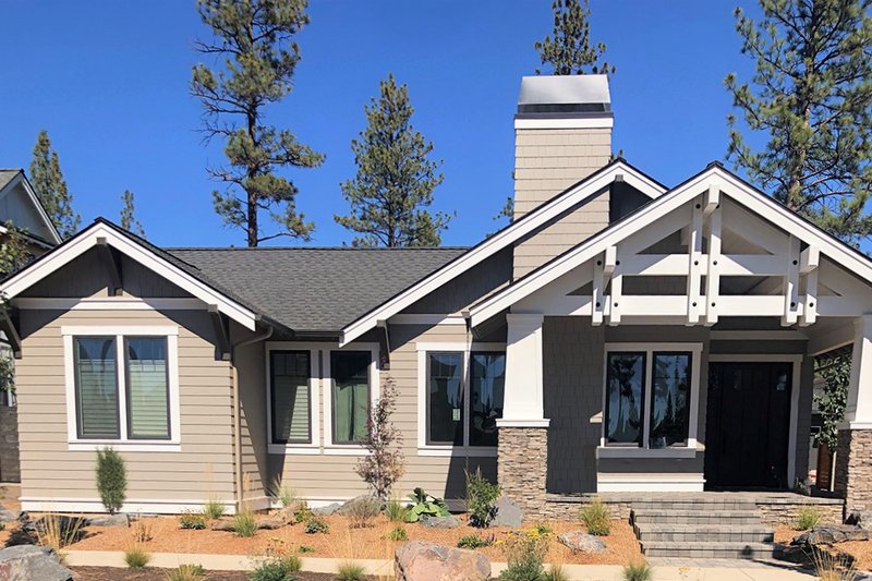 House Design - Craftsman Photo Plan #895-141