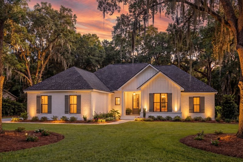 House Blueprint - Exterior - Front Elevation 4 for Farmhouse House Plan #430-425 - 4 bed, 2 bath