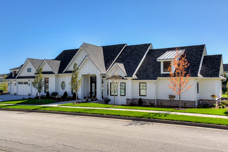 Architectural House Design - Exterior - Front Elevation 3 for Ranch House Plan #70-1467 - 3 bed, 2 bath