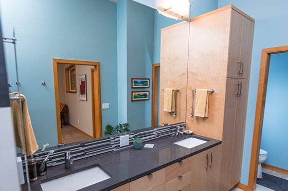 Interior - Master Bathroom for Contemporary House Plan #1070-7 - 3 bed, 3 bath