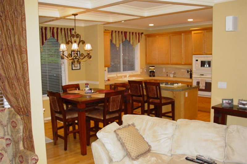 Dream House Plan - Photo 2 for Traditional House Plan #132-127 - 3 bed, 2.5 bath