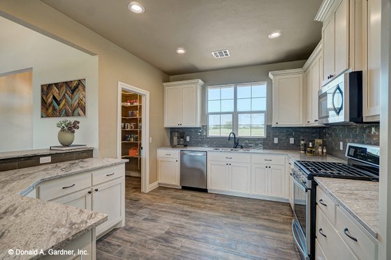 Interior - Kitchen for Ranch House Plan #929-1002 - 3 bed, 2 bath