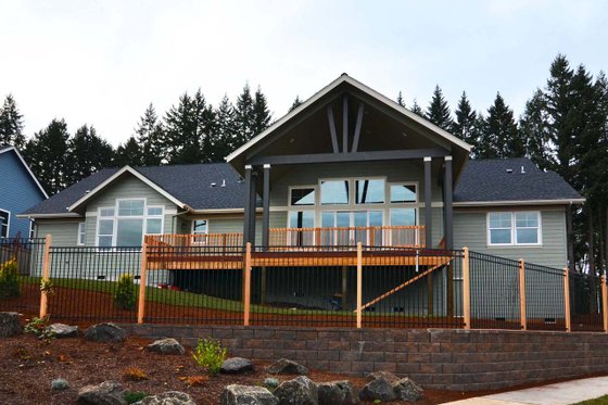 Photo 3 for Craftsman House Plan #124-1024 - 3 bed, 2.5 bath