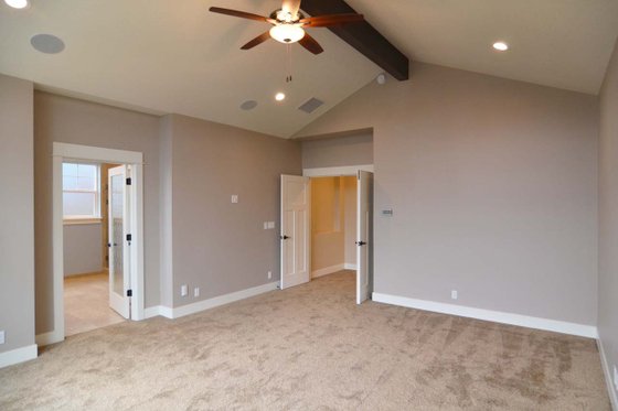 Interior - Master Bathroom 1 for Craftsman House Plan #124-1024 - 3 bed, 2.5 bath