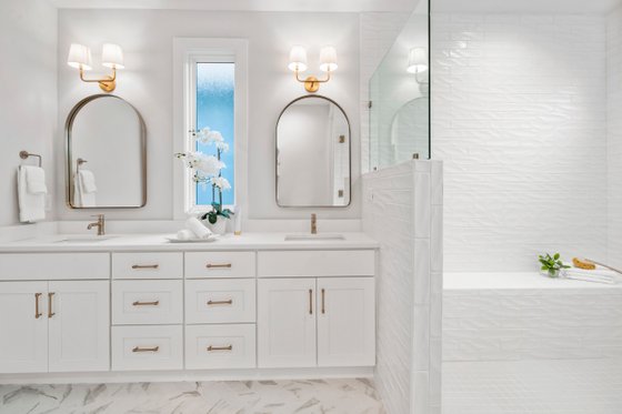 Interior - Master Bathroom for Farmhouse House Plan #1085-5 - 3 bed, 3.5 bath