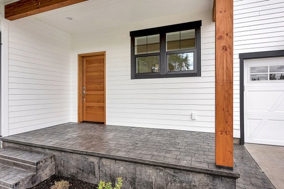 Exterior - Covered Porch for Farmhouse House Plan #1070-1 - 3 bed, 2.5 bath